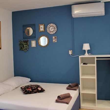 Apartment Bili-Sea View Apartment In The Center Makarska Bagian luar foto
