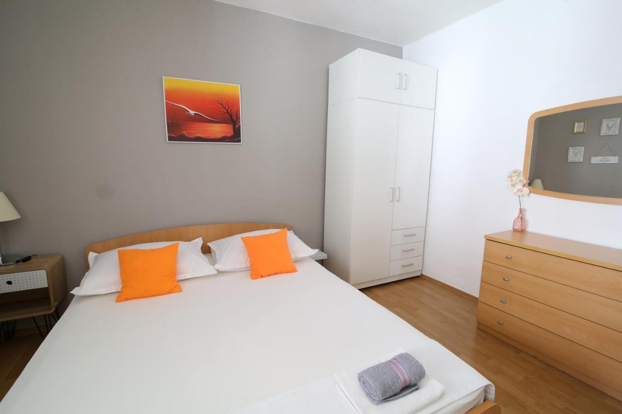 Apartment Bili-Sea View Apartment In The Center Makarska Bagian luar foto