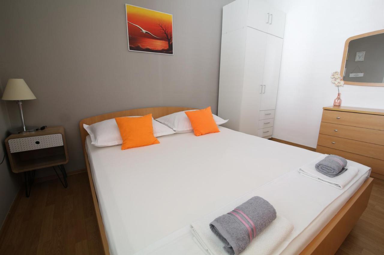 Apartment Bili-Sea View Apartment In The Center Makarska Bagian luar foto