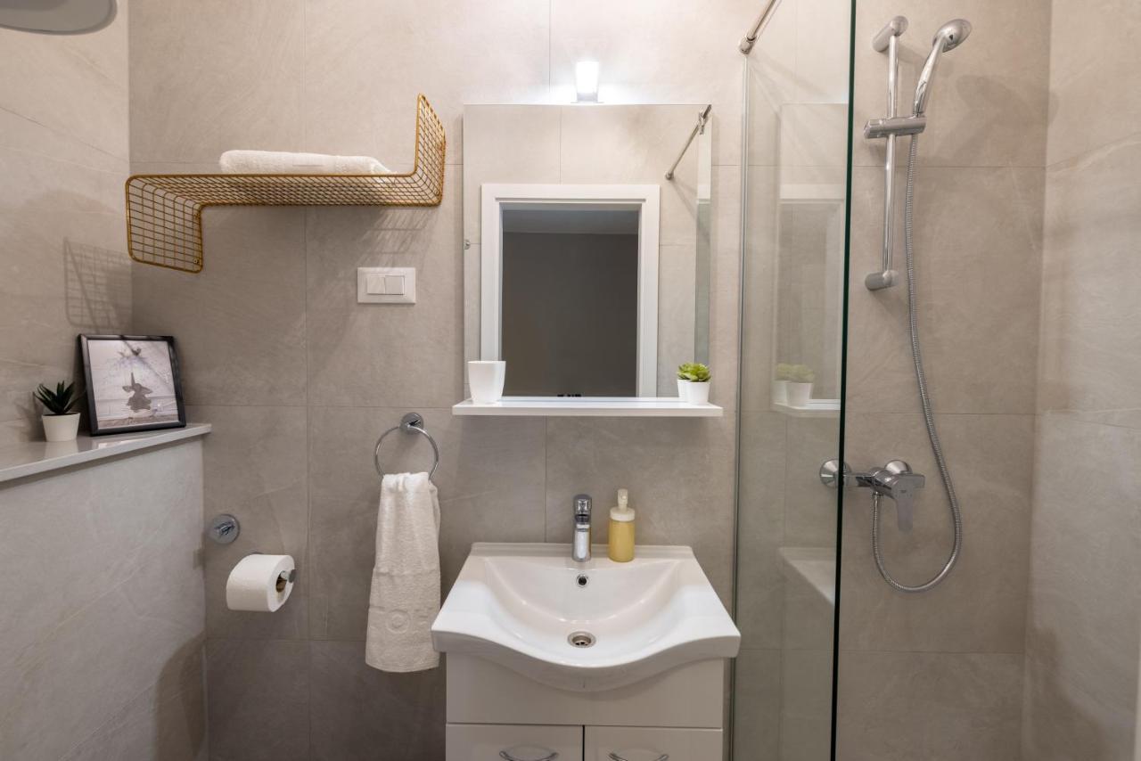 Apartment Bili-Sea View Apartment In The Center Makarska Bagian luar foto